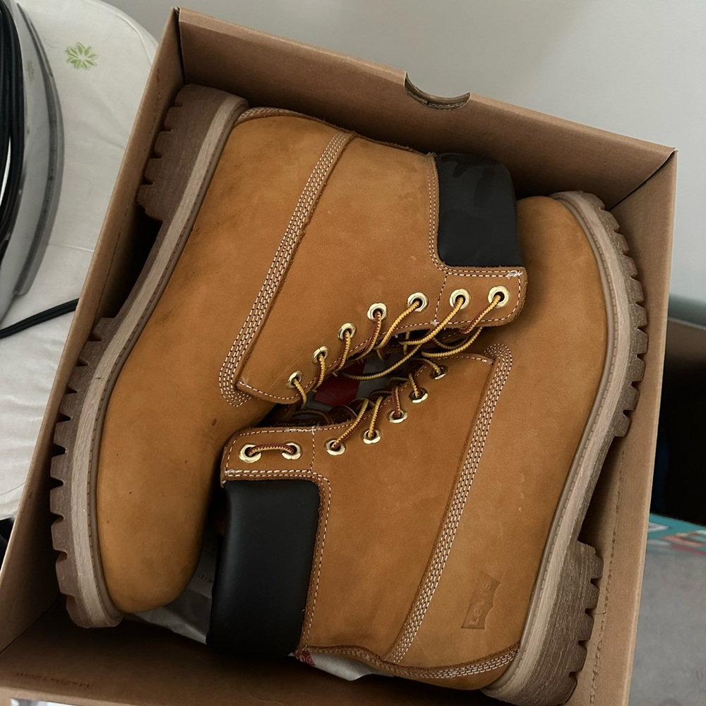 Men's Levi’s Tan Leather Boots
